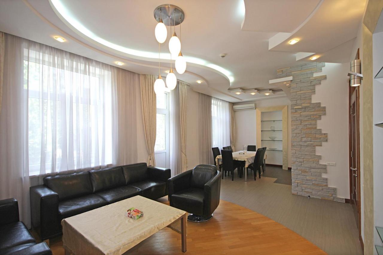 Прекрасная 4-Ех Комнатная Квартира В Самом Центре Yerevan Ngoại thất bức ảnh