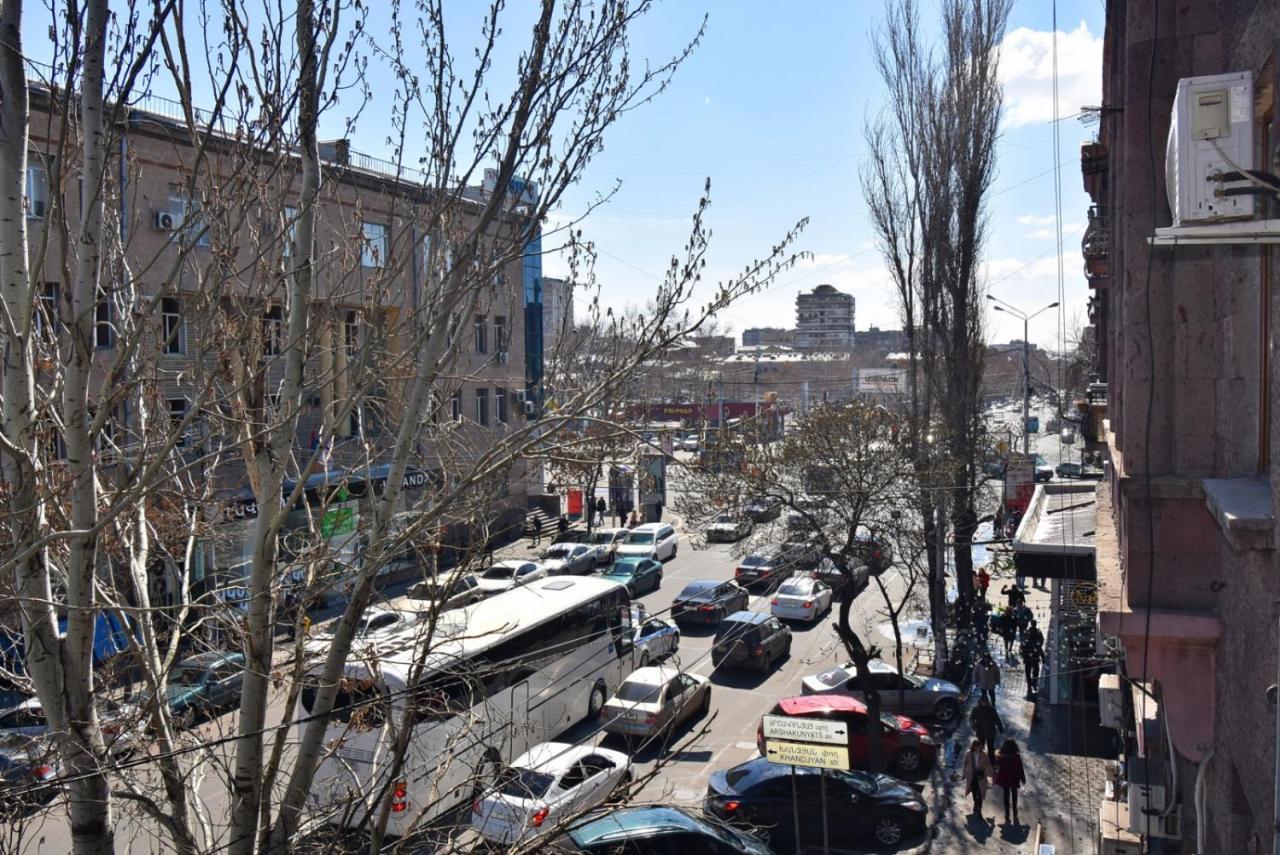 Прекрасная 4-Ех Комнатная Квартира В Самом Центре Yerevan Ngoại thất bức ảnh